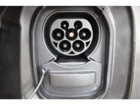 Peugeot E-2008 Ev 50kwh *Gt* | Soh 88.31% | 3-Fase | Schuifdak | Camera | Carplay | Navigatie | Stoelverwarming | Cruise & Climate Control | thumbnail 17