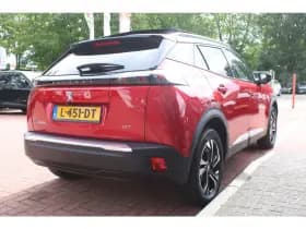 Peugeot E-2008 Ev 50kwh *Gt* | Soh 88.31% | 3-Fase | Schuifdak | Camera | Carplay | Navigatie | Stoelverwarming | Cruise & Climate Control | thumbnail 5