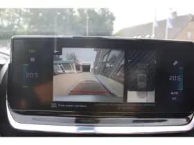 Peugeot E-2008 Ev 50kwh *Gt* | Soh 88.31% | 3-Fase | Schuifdak | Camera | Carplay | Navigatie | Stoelverwarming | Cruise & Climate Control | thumbnail 10