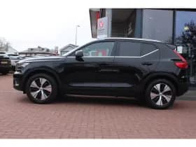 Volvo XC40 thumbnail 2
