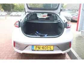 Hyundai Ioniq Ev *Comfort* | Soh 99.9% | Carplay | Adaptive Cruise & Climate Control | Camera | Pdc | Navigatie | Bluetooth | thumbnail 16