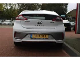 Hyundai Ioniq Ev *Comfort* | Soh 99.9% | Carplay | Adaptive Cruise & Climate Control | Camera | Pdc | Navigatie | Bluetooth | thumbnail 4