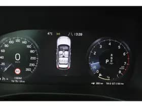 Volvo Xc40 T4 Aut. *Momentum* | Carplay | Cruise & Climate Control | Stoelverwarming | Camera | Navigatie | Pdc | Privacy | Half-Leder | Orig.Nl | thumbnail 11