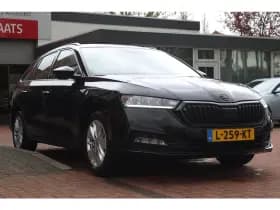 ŠKoda Octavia Combi 1.0 Tsi *Business* | Trekhaak | Carplay | Camera | Stoelverwarming | Navigatie | Cruise & Climate Control | Pdc | Bluetooth | Privacy | Orig. Nl | thumbnail 5