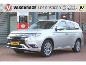Mitsubishi Outlander 2.4 Phev *Pure+* | Trekhaak | Carplay | Camera | Cruise & Climate Control | Stoelverwarming | Pdc | Navigatie | Privacy | Bluetooth |