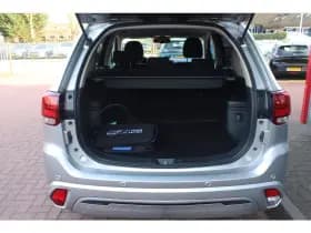 Mitsubishi Outlander 2.4 Phev *Pure+* | Trekhaak | Carplay | Camera | Cruise & Climate Control | Stoelverwarming | Pdc | Navigatie | Privacy | Bluetooth | thumbnail 16