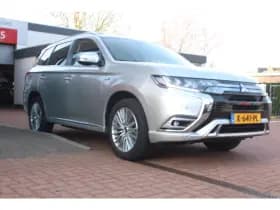 Mitsubishi Outlander 2.4 Phev *Pure+* | Trekhaak | Carplay | Camera | Cruise & Climate Control | Stoelverwarming | Pdc | Navigatie | Privacy | Bluetooth | thumbnail 5