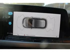 Volkswagen Golf 1.0 Etsi Hybride *Life* | Carplay | Adaptive Cruise Control | Camera | Climate Control | Navigatie | Pdc | Privacy | Bluetooth | thumbnail 9