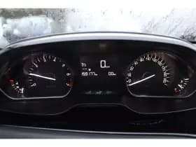 Peugeot 208 1.2 Puretech *Blue* | Door Ons Oh | Carplay | Navigatie | Bluetooth | A/C | Cruise Control | thumbnail 11