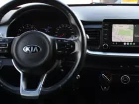Kia Stonic 1.2 Mpi *Comfortline* | Trekhaak | Carplay | Cruise Control | A/C | Stoel & Stuurverwarming | Privacy | Bluetooth | thumbnail 6