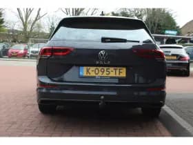 Volkswagen Golf Variant 1.0 Tsi *Life* | Trekhaak | Carplay | Massage Stoelen | Adaptive Cruise & Climate Control | Pdc | Navigatie | Bluetooth | Orig.Nl | thumbnail 4