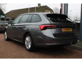 ŠKoda Octavia Combi 1.0 E-Tsi Hybrid Dsg *Ambition* | Trekhaak | Carplay | Cruise & Climate | Pdc | Navigatie | Bluetooth | Privacy | Orig.Nl | thumbnail 3
