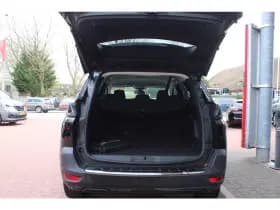 Peugeot 5008 1.2 Puretech *Allure* | Carplay | Stoelverwarming | Cruise & Climate Control | Privacy | Leder | Pdc | Navigatie | Bluetooth | thumbnail 16