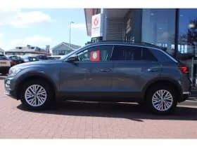 Volkswagen T-Roc thumbnail 2