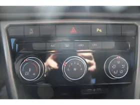 Volkswagen T-Roc thumbnail 12