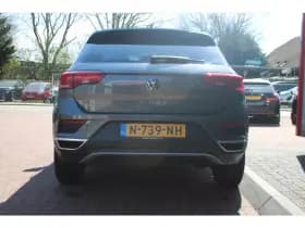 Volkswagen T-Roc thumbnail 4