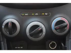 Hyundai i10 thumbnail 10