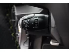 Peugeot E-2008 Ev 50kwh *Gt* | Soh 91.16% | Camera | Carplay | Navigatie | Stoelverwarming | Cruise & Climate Control | Pdc | Privacy | Orig. Nl | Bluetooth | thumbnail 12