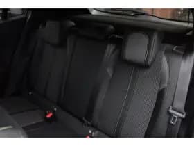 Peugeot E-2008 Ev 50kwh *Gt* | Soh 91.16% | Camera | Carplay | Navigatie | Stoelverwarming | Cruise & Climate Control | Pdc | Privacy | Orig. Nl | Bluetooth | thumbnail 15