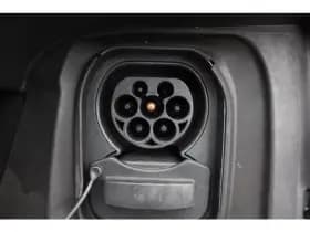 Peugeot E-2008 Ev 50kwh *Gt* | Soh 91.16% | Camera | Carplay | Navigatie | Stoelverwarming | Cruise & Climate Control | Pdc | Privacy | Orig. Nl | Bluetooth | thumbnail 17