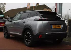 Peugeot E-2008 Ev 50kwh *Gt* | Soh 91.16% | Camera | Carplay | Navigatie | Stoelverwarming | Cruise & Climate Control | Pdc | Privacy | Orig. Nl | Bluetooth | thumbnail 3