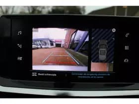 Peugeot E-2008 Ev 50kwh *Gt* | Soh 91.16% | Camera | Carplay | Navigatie | Stoelverwarming | Cruise & Climate Control | Pdc | Privacy | Orig. Nl | Bluetooth | thumbnail 9