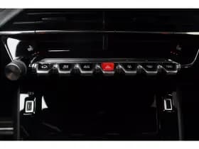 Peugeot E-2008 Ev 50kwh *Gt* | Soh 91.16% | Camera | Carplay | Navigatie | Stoelverwarming | Cruise & Climate Control | Pdc | Privacy | Orig. Nl | Bluetooth | thumbnail 10