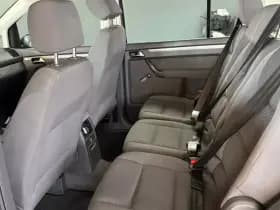 Volkswagen Touran 1.6-16v Fsi Business | Trekhaak | Cruise thumbnail 17