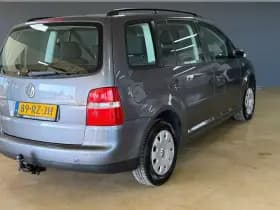 Volkswagen Touran 1.6-16v Fsi Business | Trekhaak | Cruise thumbnail 4
