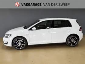 Volkswagen Golf thumbnail 2
