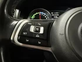 Volkswagen Golf thumbnail 11