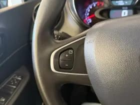 Renault Captur thumbnail 11
