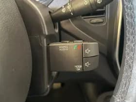 Renault Captur thumbnail 25