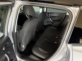 Peugeot 2008 1.2 Puretech Allure | Navi | Cruise thumbnail 19