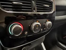 Renault Clio thumbnail 18