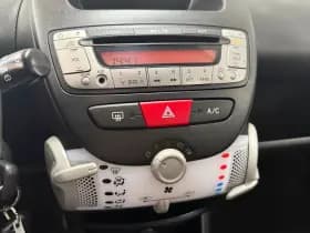 Peugeot 107 thumbnail 13