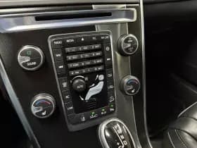 Volvo Xc60 2.4 D5 R-Design Awd | Elektr. Dak | Acc | Afn. Trekhaak thumbnail 17