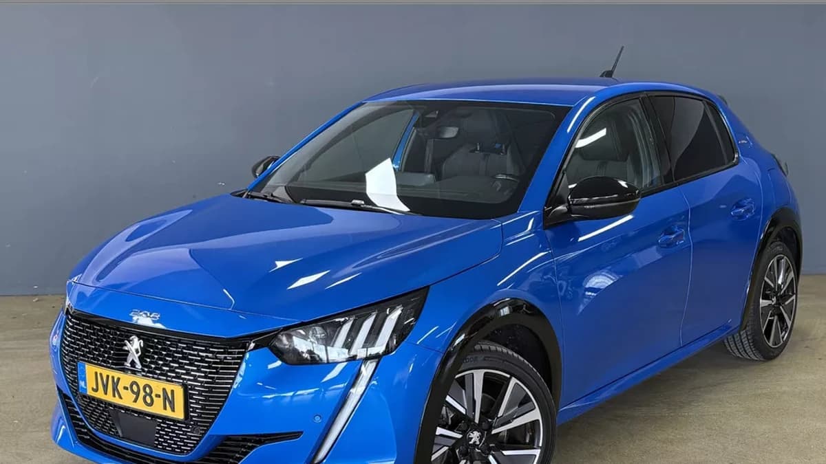 Peugeot 208 — foto 1