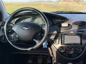 Ford Focus thumbnail 9