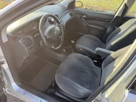 Ford Focus thumbnail 10