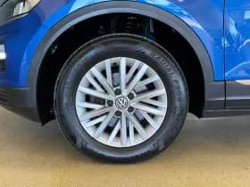 Volkswagen T-Roc thumbnail 4