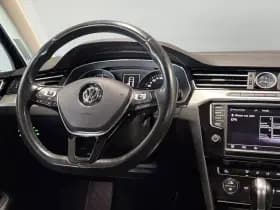 Volkswagen Passat thumbnail 11