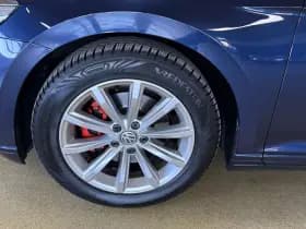 Volkswagen Passat thumbnail 25