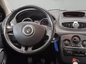 Renault Clio thumbnail 12