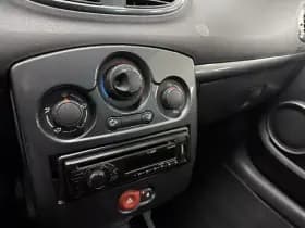Renault Clio thumbnail 9