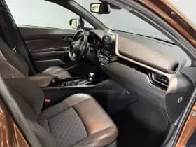 Toyota C-HR thumbnail 8