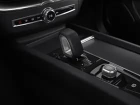 Volvo XC60 Recharge T6 AWD Essential Edition thumbnail 9