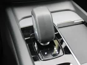 Volvo XC60 2.0 T8 Plug-in hybrid AWD Ultra Dark thumbnail 18