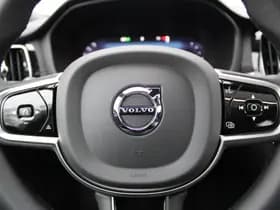 Volvo V60 T8 Plug-in hybrid AWD Ultra Perf. Ed. Dark thumbnail 24