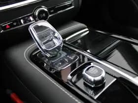 Volvo V60 T8 Plug-in hybrid AWD Ultra Perf. Ed. Dark thumbnail 33